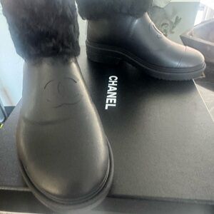 CHANEL Black Winter Boots with Fur Trim